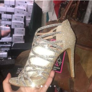 I.N.C. Champagne Gawdie Heels; size 5.5 👠